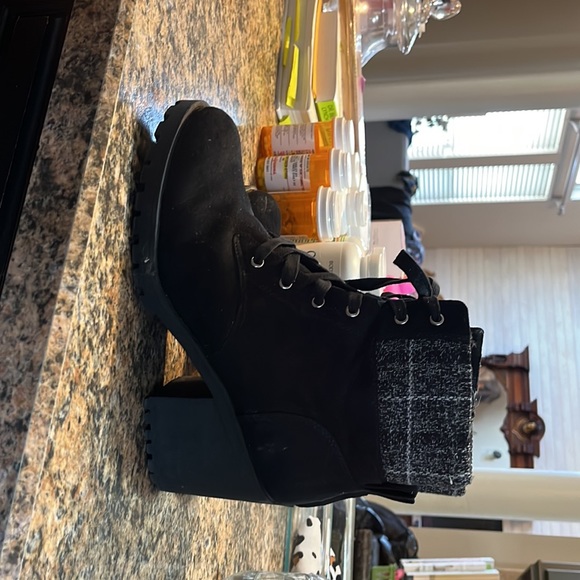 Sun + Stone size 10 boots - Picture 2 of 4